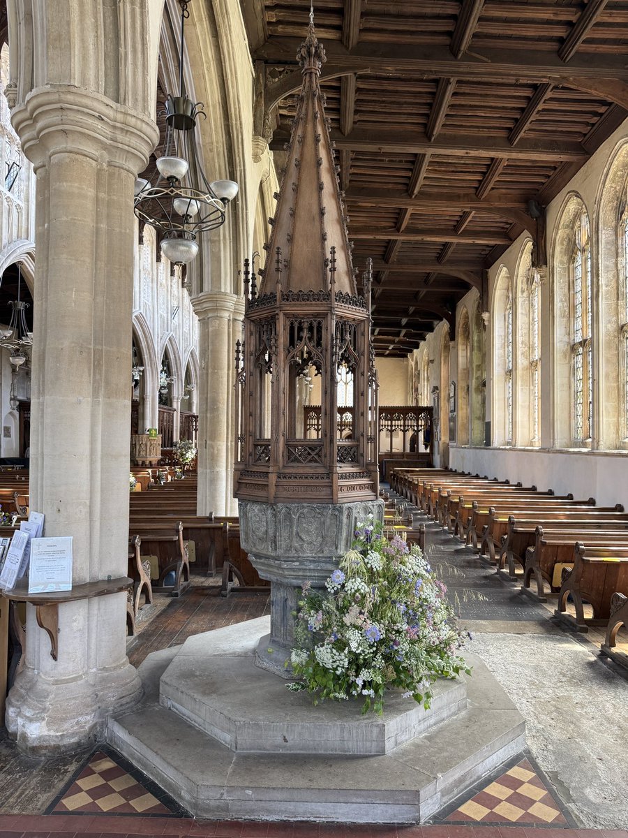 sjts75's tweet photo. Long Melford, Holy Trinity, Suffolk

The font here is Perpendicular and made of Purbeck marble, unusual in Suffolk. The cover is by H.M. Cautley, 1936.

#FontsonFriday 
#Suffolk #suffolkchurches https://t.co/SvvG2RH1uQ