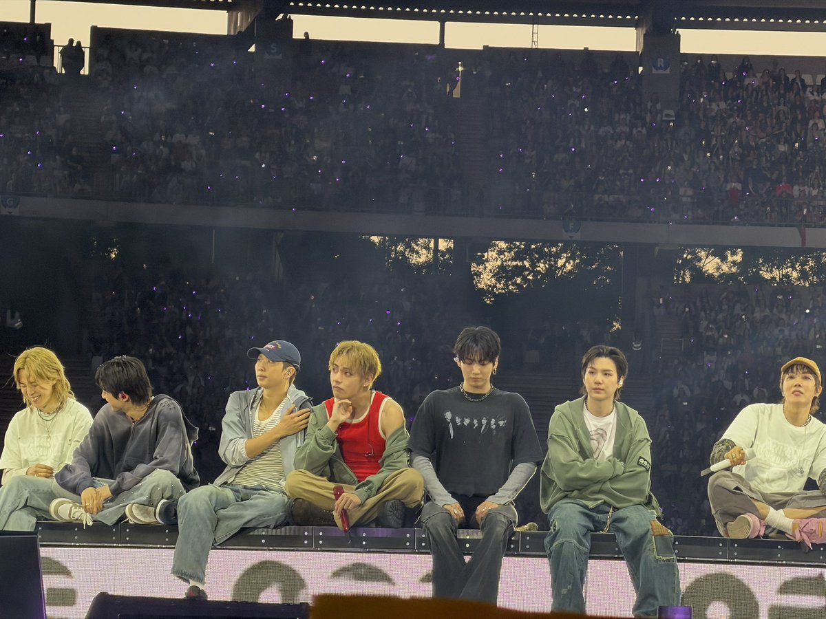 cherrymnyg's tweet photo. thought’s on bts members after i saw them at barricade for brussels d2: a thread https://t.co/BAh9StVKOE