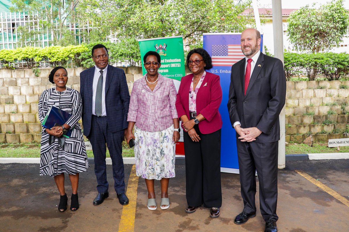 MakSPH's tweet photo. A Shared Investment in Uganda’s Public Health
The long MakSPH and U.S. Government partnership in training, evidence and health systems

As the United States marks the 250th anniversary of its independence, @Makerere University School of Public Health (MakSPH) reflects on more than 35 years of partnership with the people and Government of the United States. From the launch of the Master of Public Health programme in 1994 to fellowships, HIV research, surveillance, digital health systems, regional networks and public health innovation, the collaboration has helped shape Uganda’s public health workforce, evidence base and response capacity.

The feature traces how this shared investment has strengthened training, informed HIV policy and practice, supported national surveys such as UPHIA and CRANE, advanced One Health and resilience work, and built systems such as @metsprogrammeug that now support national stewardship by the @MinofHealthUG. MakSPH congratulates the people and Government of the United States on this milestone and appreciates their long-standing support to public health education, research and health systems strengthening in Uganda and beyond.

Read the full story here:  https://t.co/xhq9LlnTVi 

#America250 #IndependenceDay #USUgandaPartnership #PublicHealth #HealthSystemsStrengthening #PublicHealthTraining #ResearchForImpact #HIVResponse #PEPFAR #USCDC @CDCgov @CDCFound @CDCGlobal @WhiteHouse @DrCWCBKiyonga @ProfNawangwe