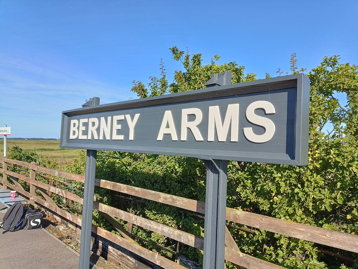 tuckerb93's tweet photo. It's the bid one for my first station of the day.

Welcome to Berney Arms! https://t.co/Jvb5TbGPfw