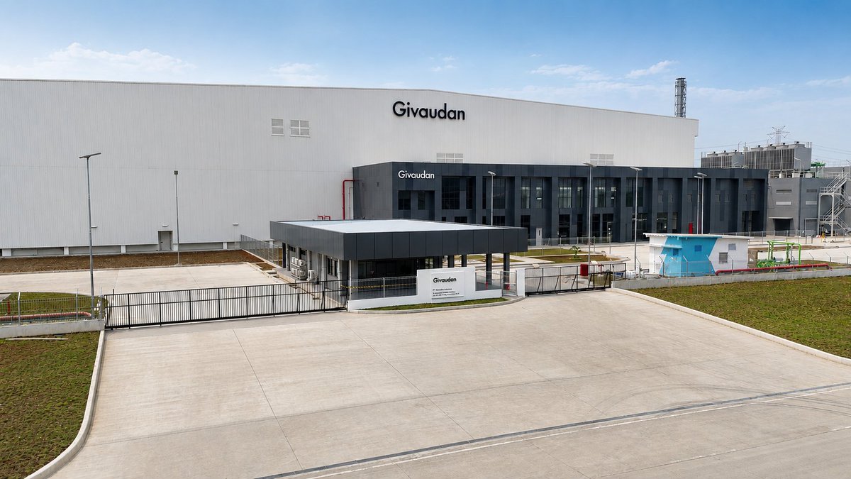 Givaudan's tweet photo. Givaudan inaugurates new production facility in Indonesia: https://t.co/Um6xKOxdLA
This new facility marks a high‑investment milestone that reinforces the company’s long‑term commitment to a high‑growth market. The site expands production capacity and customer support.

#givaudan https://t.co/2vU1gi7dhO