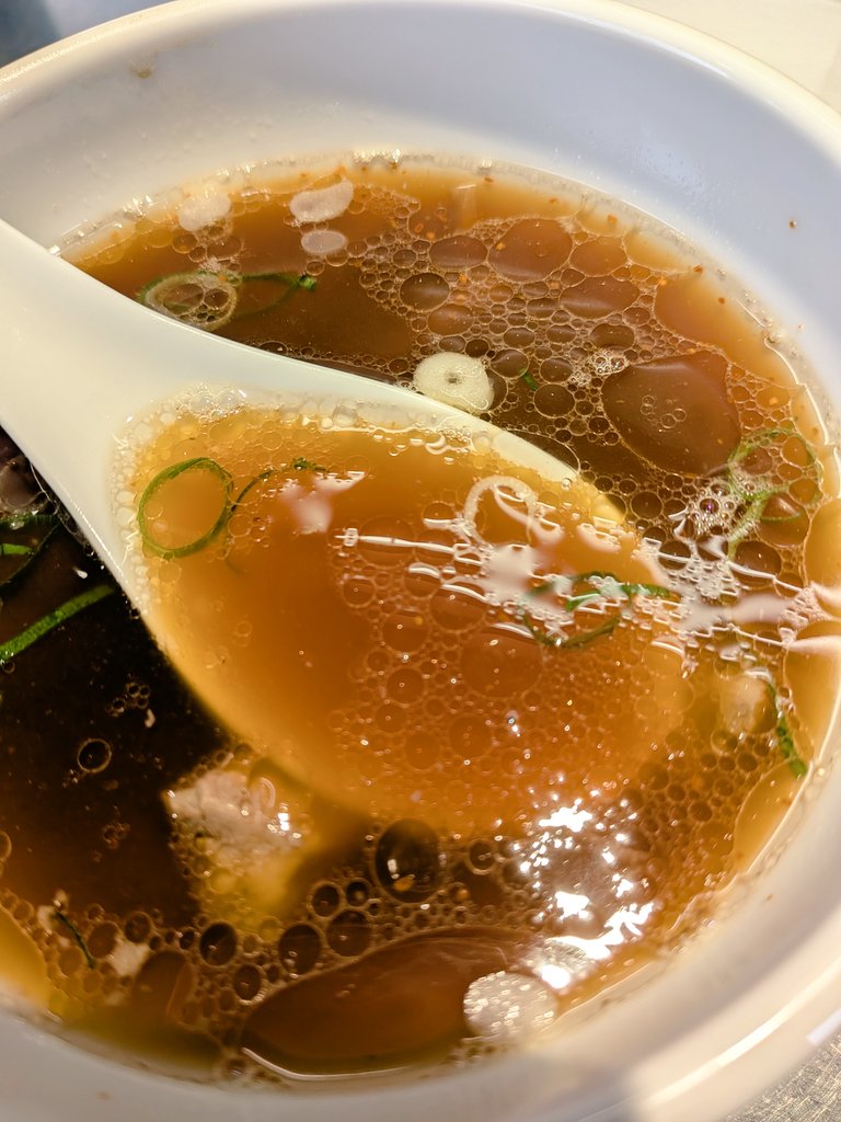kumagayakimura's tweet photo. 厚めの雲間から時おり陽射し⛅#らあめん吟🍜さんへ💕

【つけめん 大盛り】￥1080
うま酸っぱきりり醤油つけ汁🥰もっちり柔らかハナマンテン自家製中細麺🥰
大盛ですが即完すすり🤗スープ割して美味しく完食完飲🥰
ゴチであります🤗 https://t.co/QpwimrjuFQ