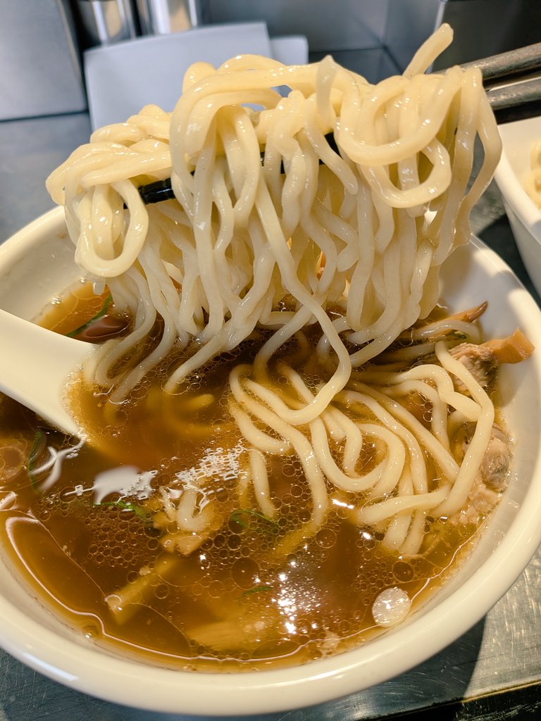 kumagayakimura's tweet photo. 厚めの雲間から時おり陽射し⛅#らあめん吟🍜さんへ💕

【つけめん 大盛り】￥1080
うま酸っぱきりり醤油つけ汁🥰もっちり柔らかハナマンテン自家製中細麺🥰
大盛ですが即完すすり🤗スープ割して美味しく完食完飲🥰
ゴチであります🤗 https://t.co/QpwimrjuFQ