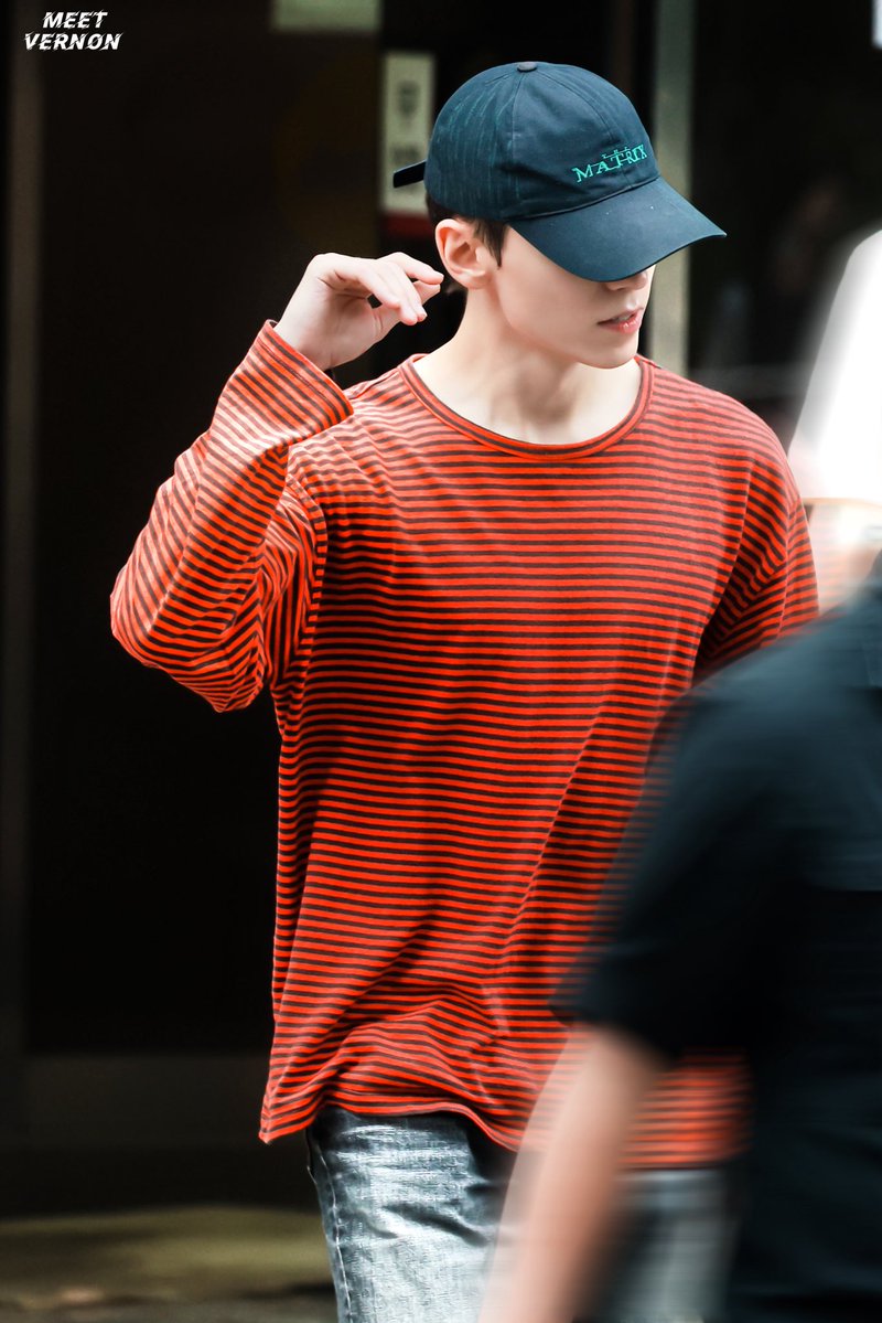 Meetvernon98218's tweet photo. 260703 KBS

#버논 #최한솔 #VERNON
#세븐틴 #SEVENTEEN https://t.co/bcovwTdiFv