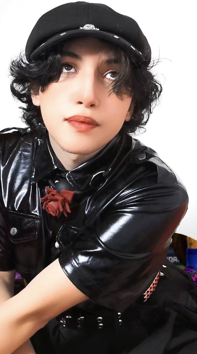 BlueOpalUwU's tweet photo. Just trying to grap your attention with these Goth Femboy images. Slide and enjoy !!!
See ๐ in my Bio, and FOLLOW ME ๐
#femboy #stripchat #onlyfans #camboy #goth #leather #altboy #femboi #softboy #sissy #CamModelLive #FemboyOF @webcambros https://t.co/L4oK2Imbnr