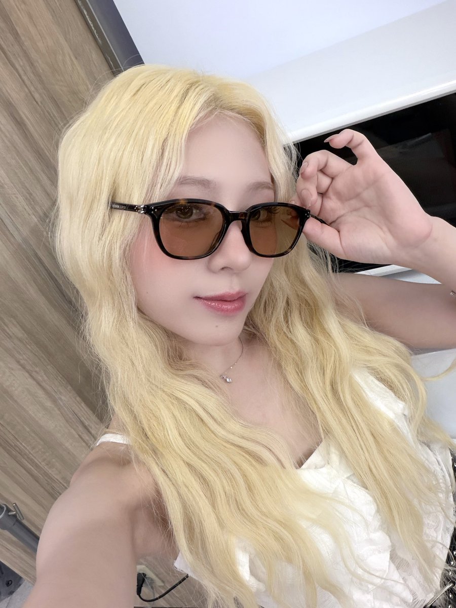 I_m_chillin's tweet photo. 날씨 좋타ㅏ 기분이도 좋타😎

#ICHILLIN #아이칠린 #CHAERIN #채린 https://t.co/ei7Z5b7QL0