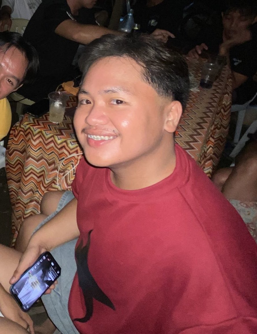 user193017's tweet photo. putangina anlala pala last year! mapapa ew nalang talaga hahaha https://t.co/Fw0RNmPbFN