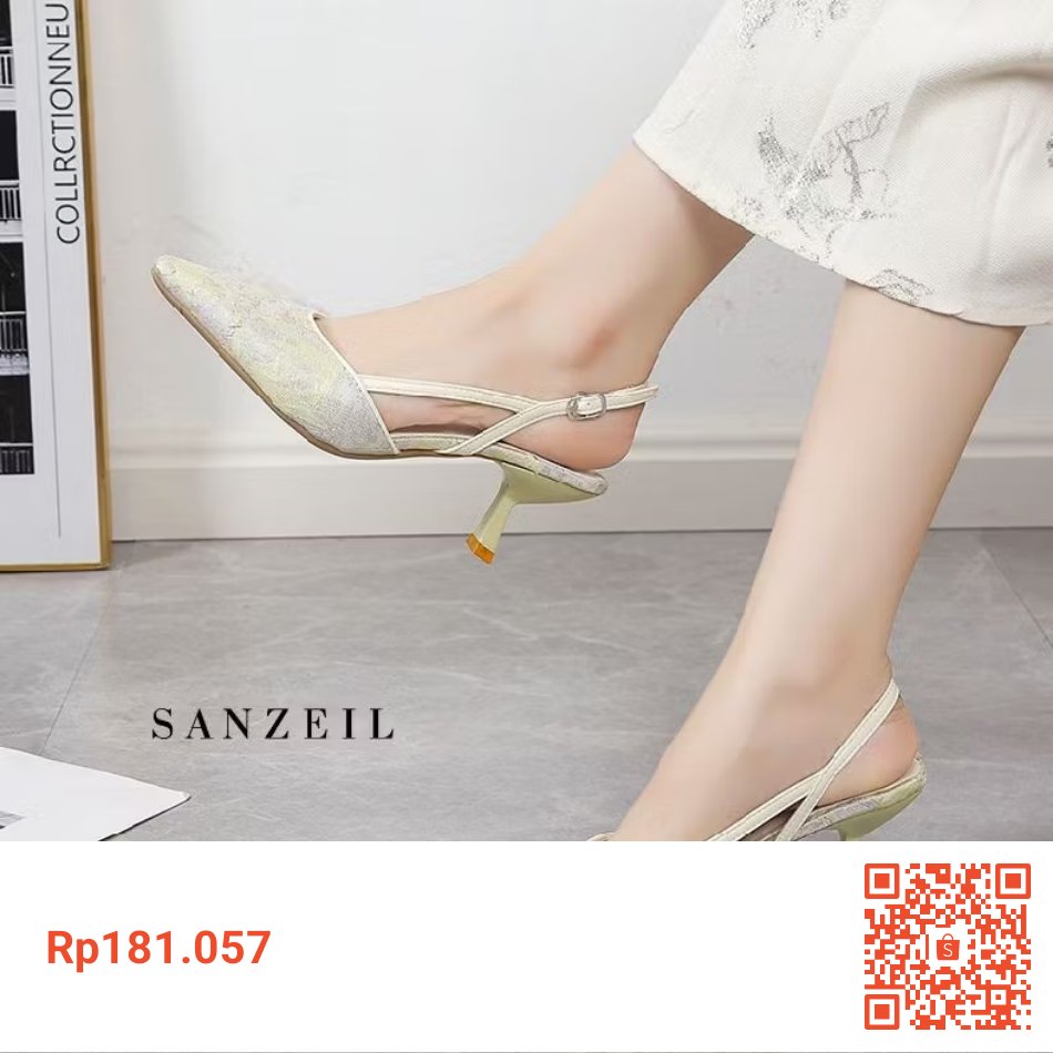 ourjungone's tweet photo. guys minta saran nya, better yang mana buat wisuda? 
#wtb #heels https://t.co/D3Wuc8hnYP