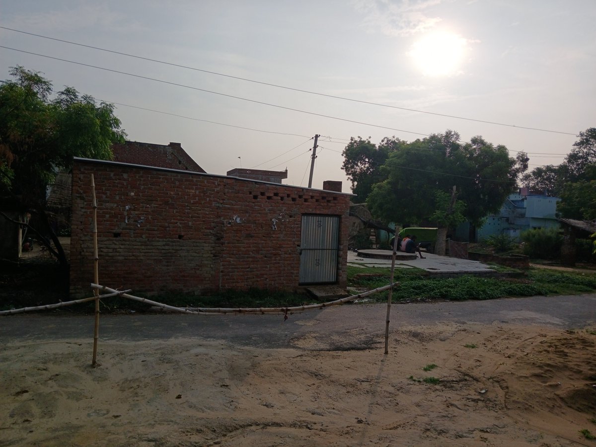 chandel9170's tweet photo. ग्राम अलमापुर, पो० सदरपुर, थाना व तहसील बिलग्राम, जनपद हरदोई उत्तर प्रदेश 241302 स्थित गांव में सार्वजनिक पूजा स्थल (कुंआ तथा भगवान शिव का स्थान) पर वीरेंद्र पुत्र मन्ना द्वारा अवैध कब्जा कर लिया गया ।
@CMOfficeUP @UPGovt @dmhardoi @hardoipolice 
#Cm https://t.co/vOIca5d4UU