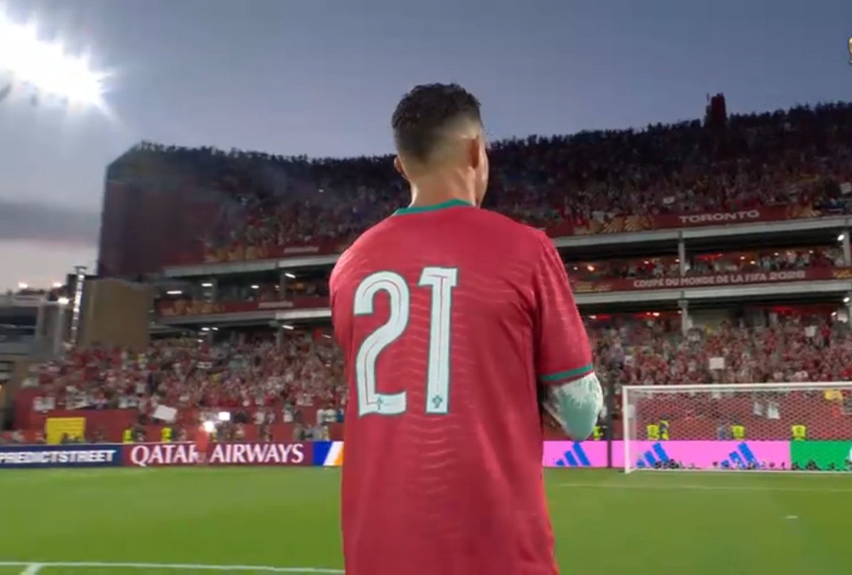 Cazzze22's tweet photo. Cristiano Ronaldo in honour of Diogo Jota 🕊️ https://t.co/HxwGASjzKT