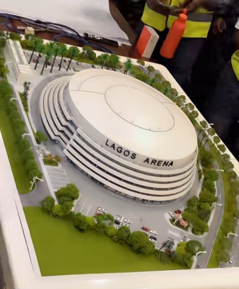 FolushoxFolarin's tweet photo. $100million 12K Capacity Arena ⏰

2 times the size of Eko Hotel's biggest space. 

Being built by...

- Tayo Amusan of Persianas Group (He built Palms Mall)
- Nigeria Sovereign Investment Authority (NSIA)
- Tunde Folawiyo of the Yinka Folawiyo Group
- @LiveNation and others https://t.co/JOu6a2Rpqx