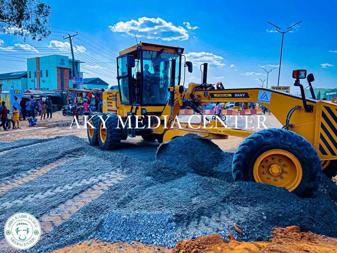 KanoFirstMedia's tweet photo. Ongoing Reconstruction and Expansion of Katsina Road from Baban Gwari Roundabout to Mill Tara.

#KanoFirst https://t.co/g1cuCO1p4a