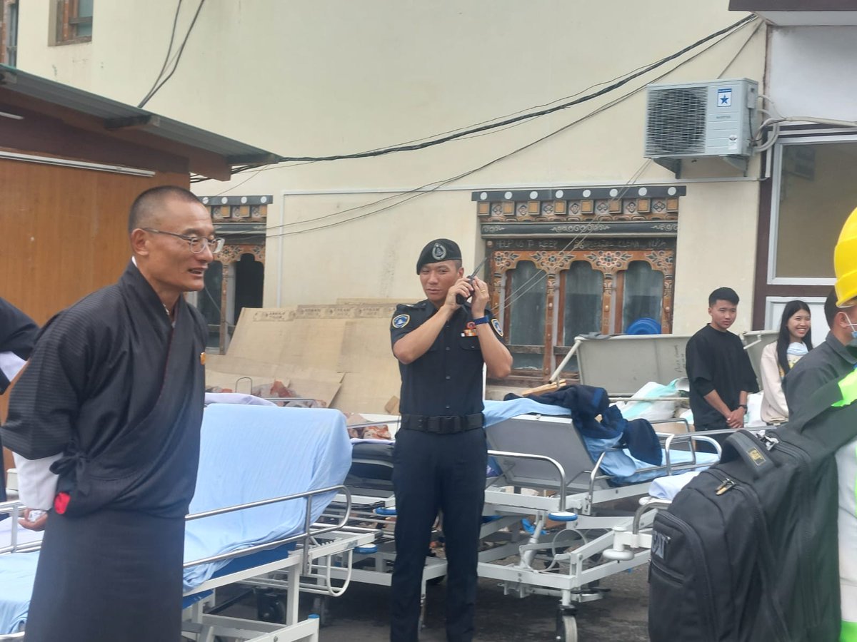 cdri_world's tweet photo. CDRI's late-June 🇧🇹 #Bhutan mission underscored how collaboration - through strong partnerships, technical exchange, and public engagement - can drive #resilience.

⛰️ Earthquake Field Simulation:

'The Thimphu Earthquake Contingency Plan Field Training Exercise' brought together over 375 officials, responders, and partners to assess Bhutan’s earthquake preparedness, showcasing strong multi-agency coordination while identifying areas to further strengthen #disasterresilience. DG @AmitProthi on SIMEX - https://t.co/HKAtAAArG8