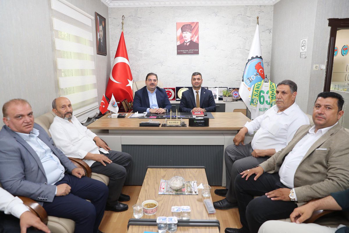 mcanpolatnet's tweet photo. Şanlıurfa Zirai Aletler ve Motorlu Vasıtalar Tamirciler Sanat Esnaf Odası Başkanı Sn. Halil Polat’ın düzenlediği aşure ikramına ve esnafımızla birlikte Cuma duasına katıldık.

Muharrem ayının bereketini ve paylaşma kültürünü esnafımızla birlikte yaşadık. 

Rabbim birlik ve beraberliğimizi daim eylesin.