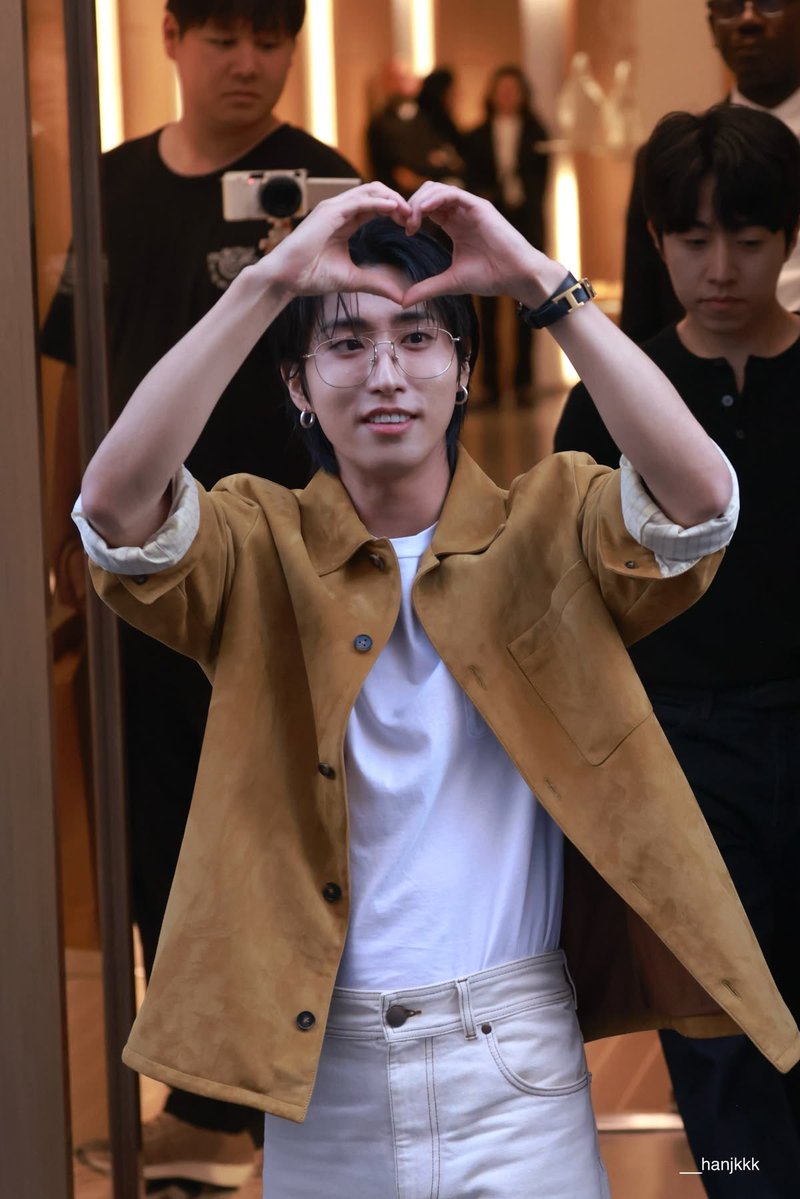Han Jisung Base tweet media