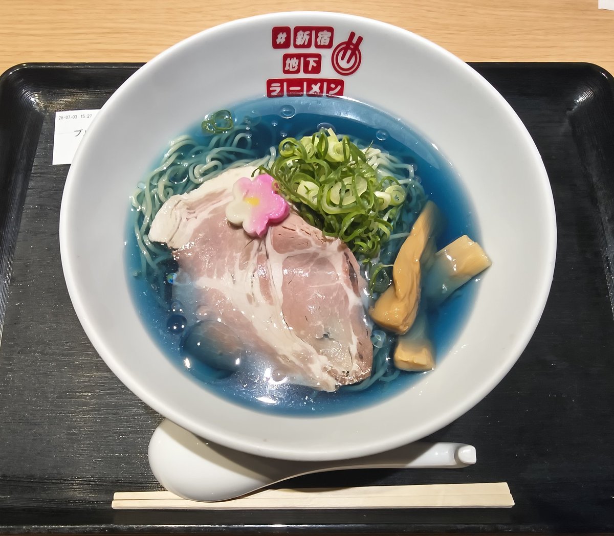 hammermario's tweet photo. #うまいおき！
#らーめんダイニング庵
#冷やし四万ブルーラーメン
#新宿地下ラーメン https://t.co/Qk66T0zmrh