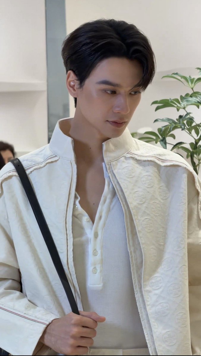 MYLOVELY_YELLOW's tweet photo. สานตาหะริดเกินไปอ่ะ

KENG TORY BURCH AT ICONSIAM
#ToryBurchxKengHarit https://t.co/jeC6WC3Nrk