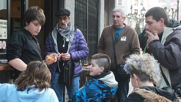 patxi_mendiburu's tweet photo. Jesús Zabarte, El Cagón de Mondragón
La detención de Zabarte se ha hecho famosa por el testimonio de un agente que nos cuenta con pelos y señales cómo sucedió. Esperemos que Sánchez no envíe a Otegui sus condolencias.
https://t.co/cqvhwYmqqo
Un navrazo,
Pachi M.B. Desolvidar https://t.co/30bTreRVWK