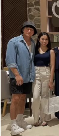 aemielthecat's tweet photo. oh yeah i wonder who is this woman over here with him in every family photo???? https://t.co/y7SgQ4IF9r