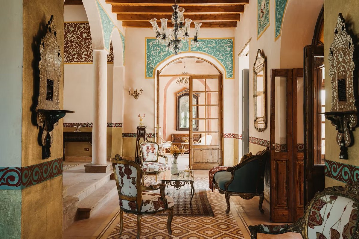 amusementlogic3's tweet photo. Hôtels du monde : Al Moudira, Louxor, Égypte
« Cela évoque l'atmosphère d'une grande maison de campagne (...) entourée de dix hectares de palmeraies et de jardins exotiques. »
👉 https://t.co/QnazTVor9O

🌴 #hôtel #louxor #égypte #architecture #voyage #vacances #tourisme #loisirs https://t.co/1yWggPRI6y