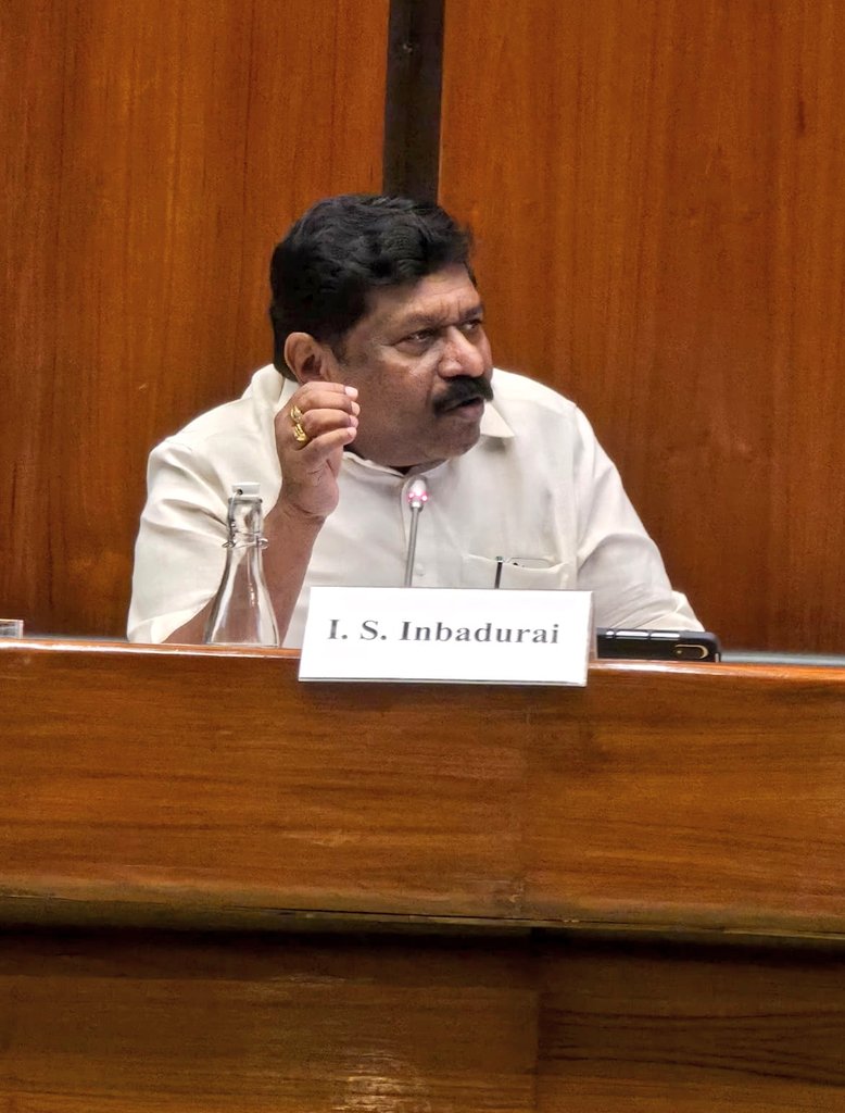 IInbadurai's tweet photo. Participated in today's meeting of the Parliamentary Standing Committee on Science & Technology, Environment, Forests and Climate Change in New Delhi on "Forest Fires in the Himalayan Region."
Submitted my views and suggestions on prevention, early detection, and mitigation measures

@AIADMKOfficial @EPSTamilNadu 
@PMOIndia @byadavbjp @moefcc 

#ForestFires #HimalayanRegion #Environment #ClimateChange #ParliamentaryStandingCommittee
