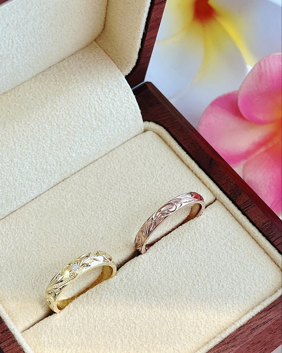 maile_osaka's tweet photo. Hawaiian jewelry MAILE心斎橋店でオーダーいただきましたH様&A様の素敵なご結婚指輪をご紹介🌺
おふたりのお好みに合わせてお作りいただきました💕
#マイレ
#ハワイアンジュエリー
#MAILE
#結婚指輪
#オーダーメイドリング https://t.co/NdDfL6juWB