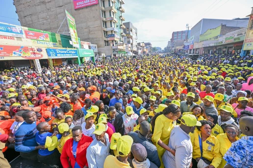 KenyanFever2's tweet photo. Eldoret has come to a standstill as wananchi fill the town with yellow. Unity is our greatest strength and tribalism has no place in our future. Say NO to Tribalism. #RutoTutam Eldoret Painted Yellow https://t.co/Hmm0rYSfLW