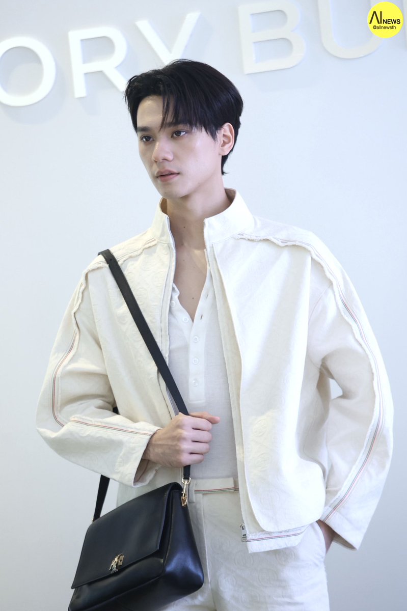 AllNews_th's tweet photo. "เก่ง หฤษฎ์" ร่วมงาน TORY BURCH ICONSIAM BOUTIQUE GRAND OPENING EVENT

KENG TORY BURCH AT ICONSIAM

#ToryBurchxKengHarit
#KengHarit 
#ToryBurch #ToryBurchThailand #ToryBurchICONSIAM https://t.co/1qJnAlwxvU