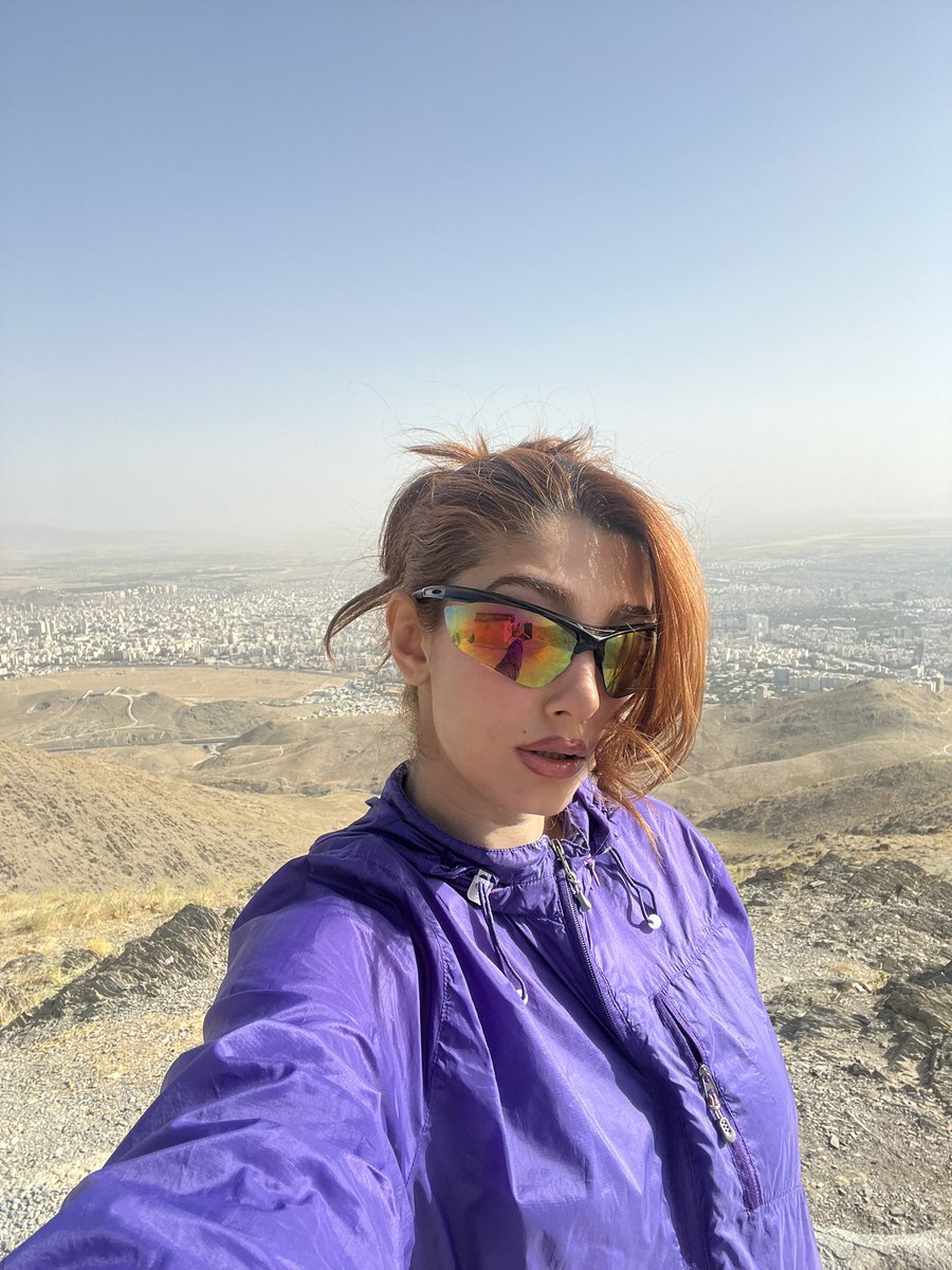 Hanaaaaaha's tweet photo. از ۵ صبح تا الان https://t.co/YydHrdhPl2