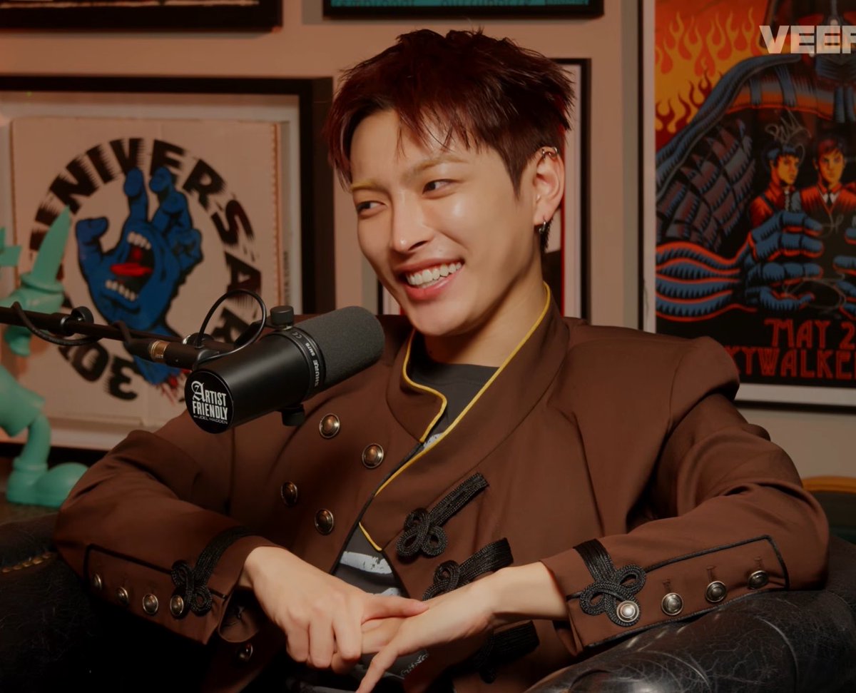 AM2THL1U's tweet photo. thanks to all the interviewers for more hongteeth life seems to be so beautiful now https://t.co/W875wIl59y