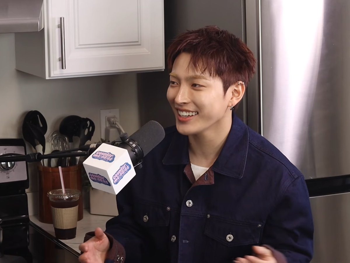 AM2THL1U's tweet photo. thanks to all the interviewers for more hongteeth life seems to be so beautiful now https://t.co/W875wIl59y