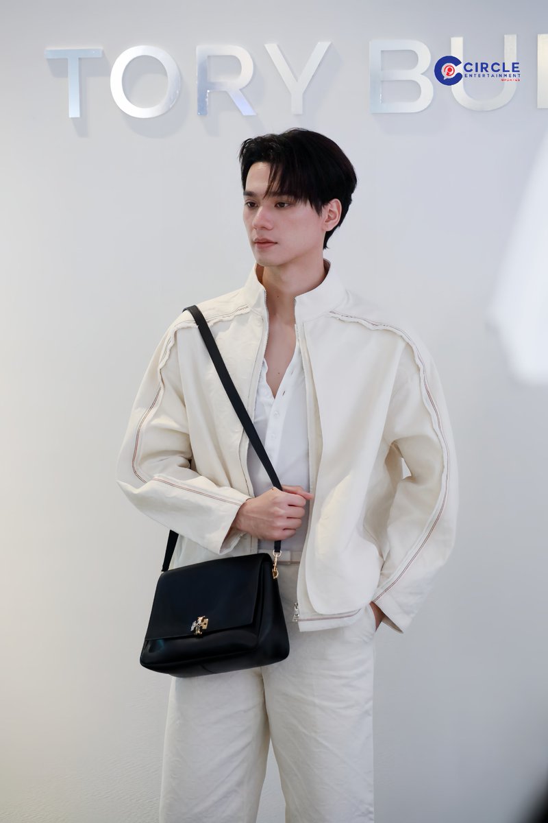circle_update's tweet photo. “ เก่ง หฤษฎ์ ” ในงาน Tory Burch Iconsiam Boutique Store Opening Event ✨️

KENG TORY BURCH AT ICONSIAM
#ToryBurchxKengHarit

#KengHarit #ToryBurch #ToryBurchThailand 
#ToryBurchICONSIAM https://t.co/xrYSeulzlh