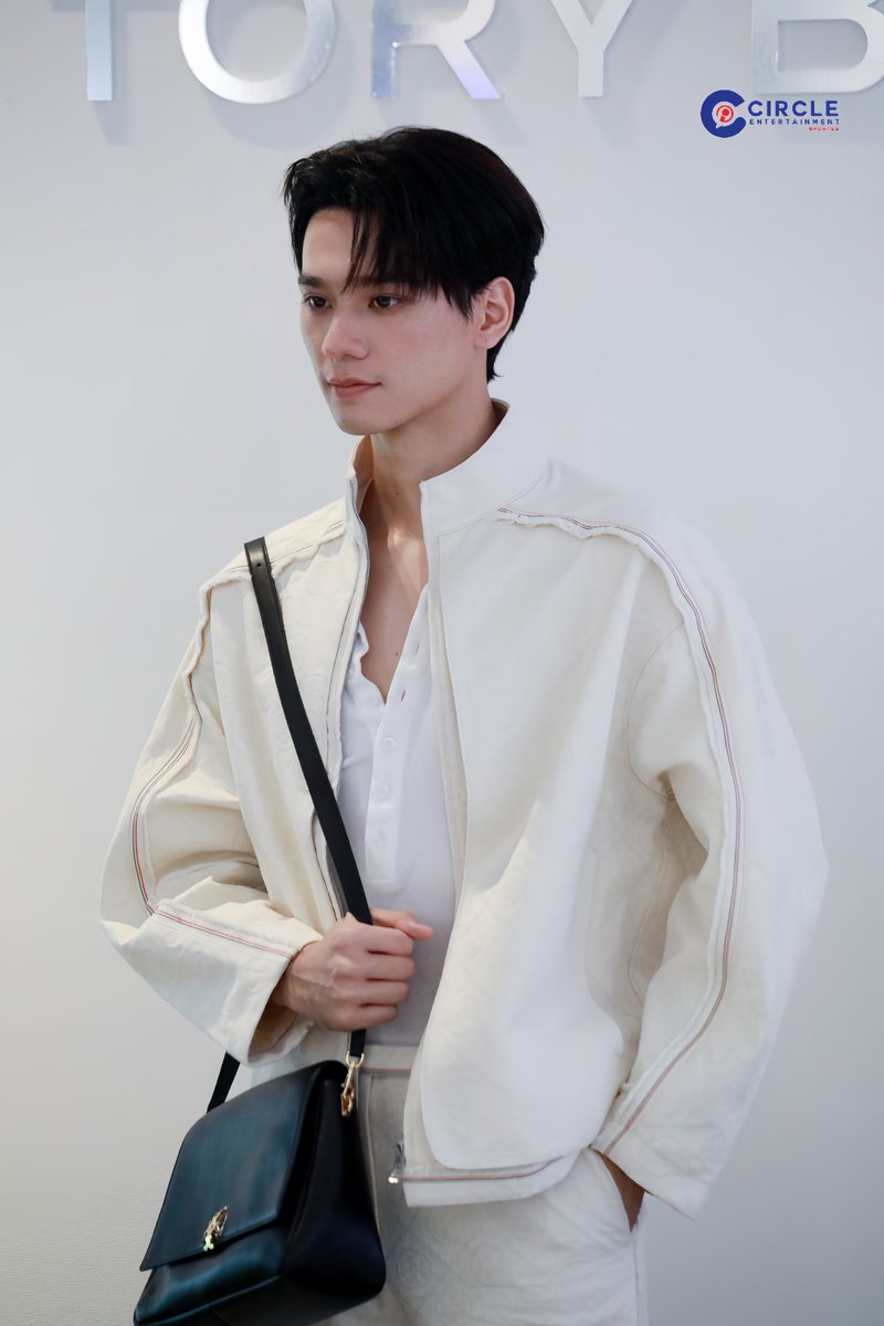 circle_update's tweet photo. “ เก่ง หฤษฎ์ ” ในงาน Tory Burch Iconsiam Boutique Store Opening Event ✨️

KENG TORY BURCH AT ICONSIAM
#ToryBurchxKengHarit

#KengHarit #ToryBurch #ToryBurchThailand 
#ToryBurchICONSIAM https://t.co/xrYSeulzlh