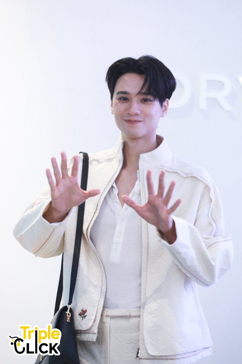 TripleclickTH's tweet photo. เก่ง หฤษฎ์ 🐼 ร่วมงาน Grand Opening ของ Tory Burch Flagship Store แห่งใหม่ ณ ICONSIAM

KENG TORY BURCH AT ICONSIAM
#ToryBurchxKengHarit #KengHarit
#ToryBurchThailand #ToryBurchICONSIAM https://t.co/LJIELfuMrN