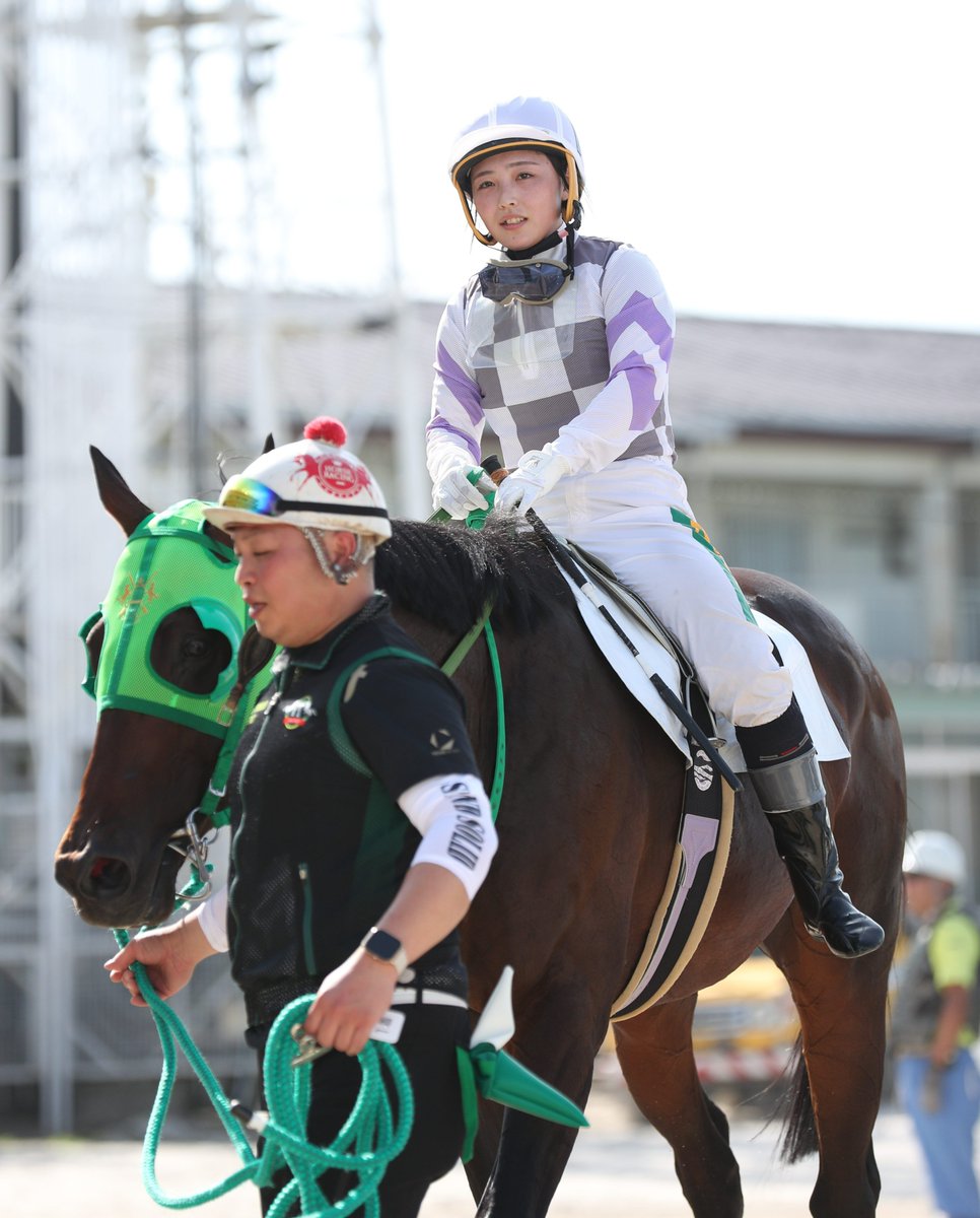 sponichikeiba's tweet photo. 【#阪神アーバン競馬】
4Rでは #佐々木世麗 騎乗の #カーロアヴァンティ が連勝を飾り、鞍上は今年「46」勝目😆
ルーキーイヤーの2021年に2度マークして以来、自己最長となる開催日6日連続勝利を挙げました👏 https://t.co/1bjqZNNxNS