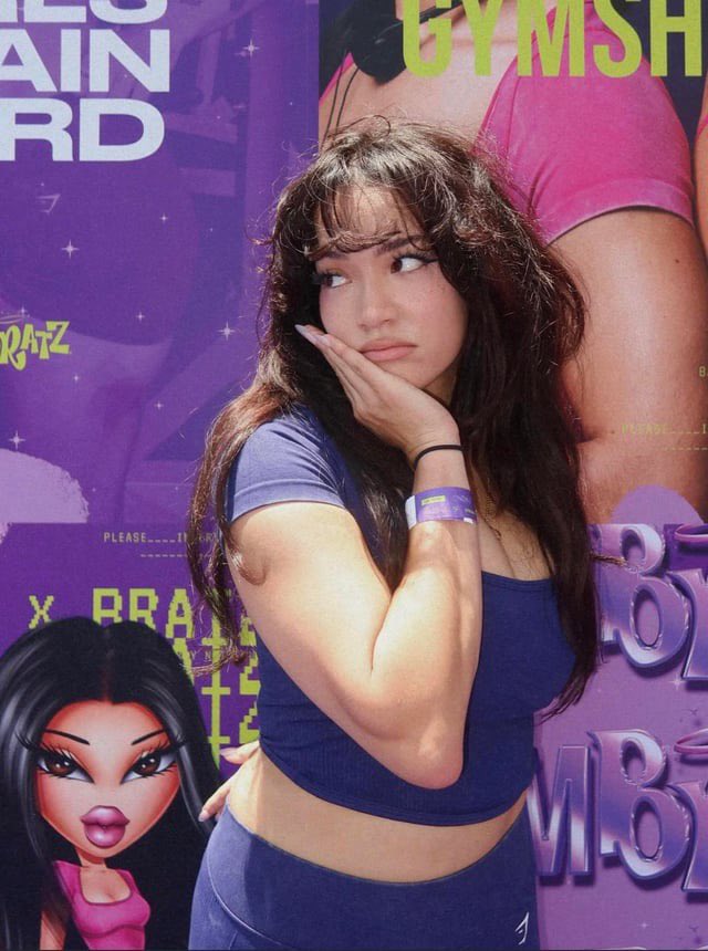 NtrEnjoyer0's tweet photo. Cinna looks so good in purple💜 https://t.co/LmpHYyayfb