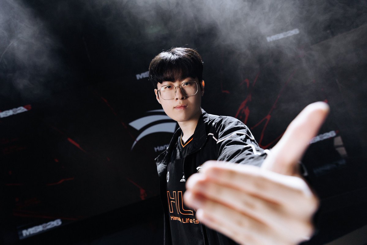 maeng_goo_stone's tweet photo. Zeus Flickr - Features Day https://t.co/YotrKtnqQS
