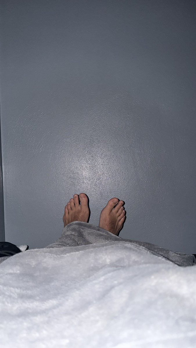 Master_Gabe13's tweet photo. worship my feet before I go to sleep losers https://t.co/NMM5yYSCjS