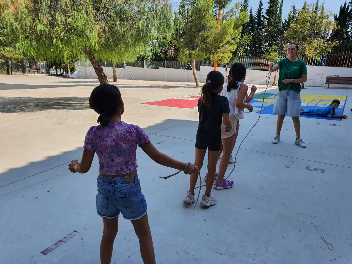 RadioCompania's tweet photo. PSOE denuncia que varias familias no tienen servicio de comedor en el programa Concilia Verano pese a ha haberlo solicitado https://t.co/Q55GfWJY78 https://t.co/d35ku04XaX