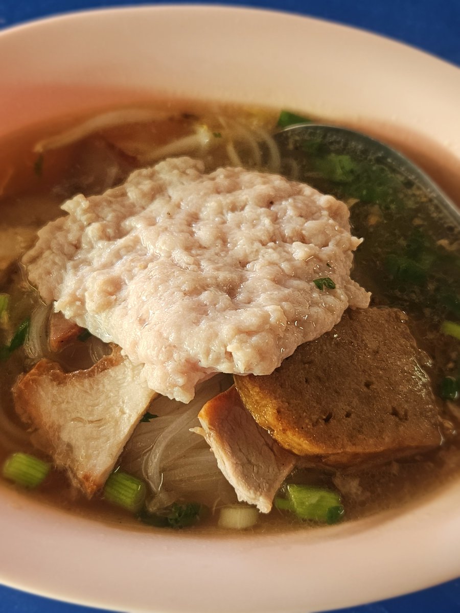 blackcedia04's tweet photo. ก๋วยเตี๋ยวโบราญ ตลาดเก่า100ปี บางหลวง https://t.co/IARXFjaCcf
