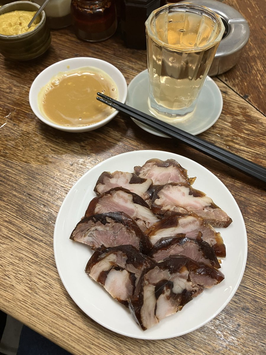Corydras's tweet photo. 横浜の夜は豚珍からスタート https://t.co/YvRCNP3CW5