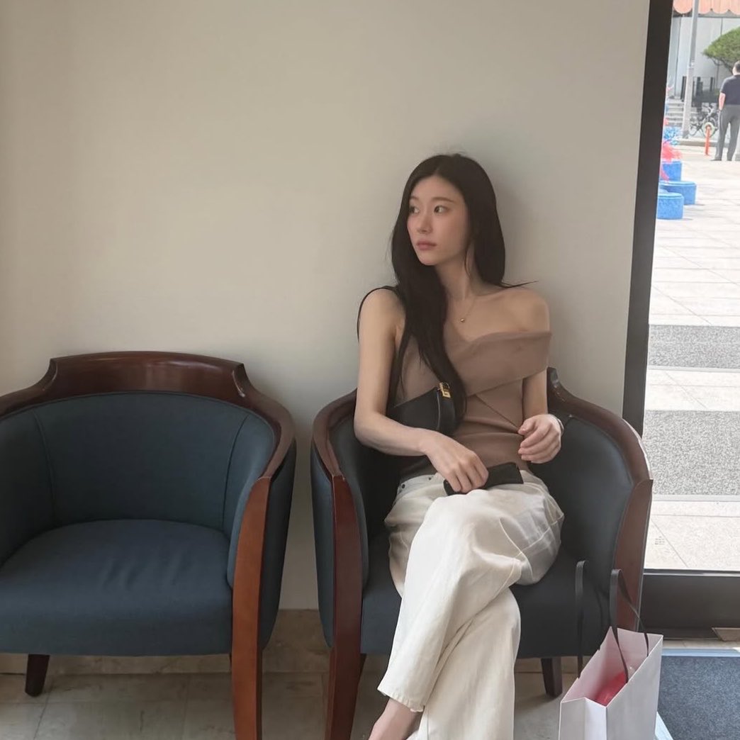 chaeryngj's tweet photo. 🔗 . . . https://t.co/L34VusJ9ZB https://t.co/No7JOuvDQm