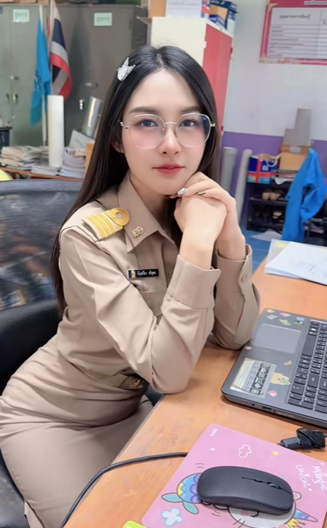 02Cm2l's tweet photo. วันนี้งานเยอะจังง เหนื่อยยย 😚 🫶🏻 https://t.co/X3S2FQfRTo