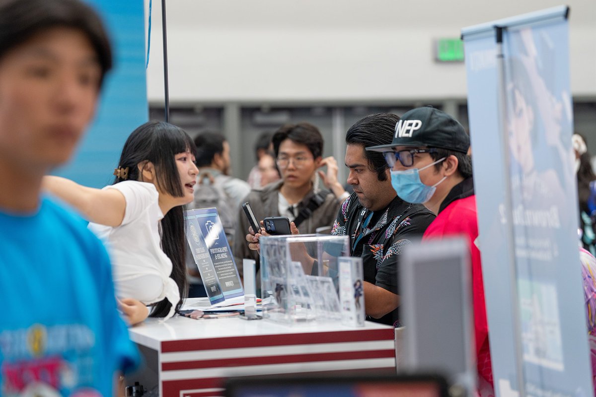 BROWNDUST2_EN's tweet photo. Day 1 of Anime Expo is in the books! 🎉

A huge thank you to everyone who stopped by the BrownDust2 booth today. We had an amazing time meeting you all and hope you enjoyed the activities!

If you're attending AX this weekend, be sure to visit us at West Hall #3524. We can't wait to see you there! 💙

#BrownDust2 #AnimeExpo