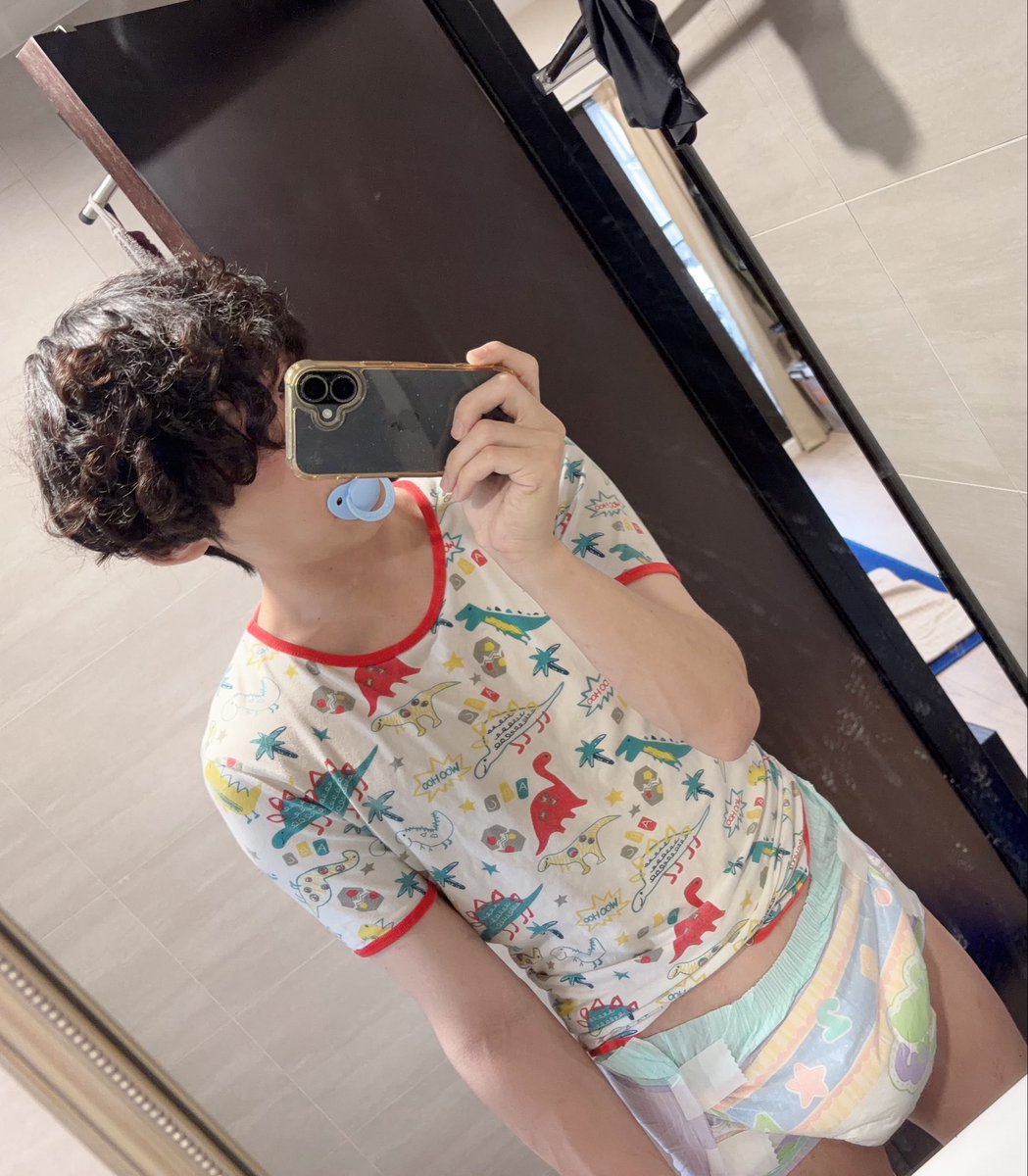 Riven199805's tweet photo. 想買各式各樣的尿布穿
.
.
.
然後拍羞羞臉的照片😖

#ABDL https://t.co/NCiohuQozZ