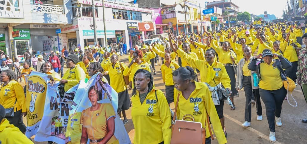 KenyanFever2's tweet photo. Eldoret is making history today with streets painted yellow and people united in one cause. Together we build a stronger Kenya. Say NO to Tribalism. #RutoTutam Eldoret Painted Yellow https://t.co/LPFr0gurn5