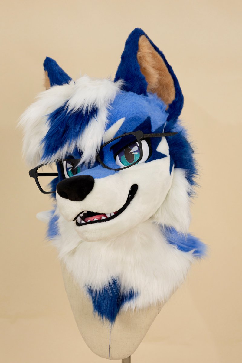 Furtasy_Meta's tweet photo. ID: X202509
 Name: Sain Waveclaw
 Species: Blue Tide Wolfkin
 Occupation: Ranger 
 Clearance Level: Windscar Archive
 Age: 24

Calm eyes, sharp claws, and a tail that moves like a banner in the storm.
Sain walks between coastlines and highlands, guiding travelers through places where maps lose their meaning.
🐺：@scatterwing