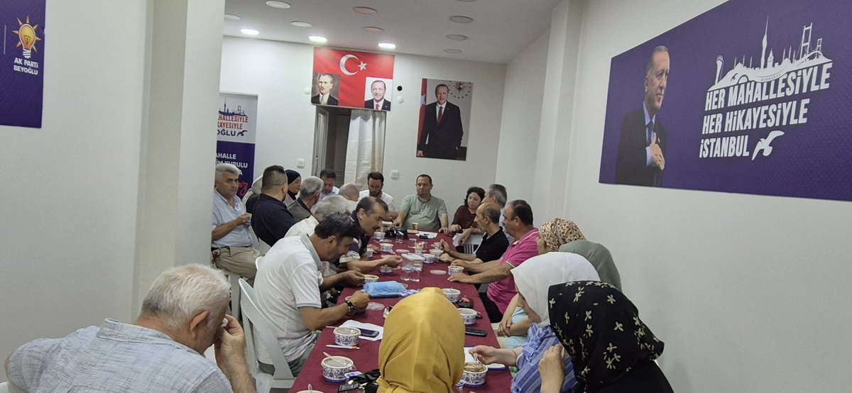 Ak_Halicioglu's tweet photo. 📍Her Mahallesiyle Beyoğlu

Mahalle yönetim toplantımızı mahalle Başkanımız Murat Küçüközdemir in öncülüğünde. İlçe yönetim kurulu üyelerimiz. Orkun ünlü,Bilal Günaydın,Nurgül Üyetürk ve Mahalle Hamimiz Ahme Hamdi Görk ün katılımı ile yaptık.

#AKPartiBeyoglu
#AKPartiİstanbul https://t.co/YHV1UHYpHK
