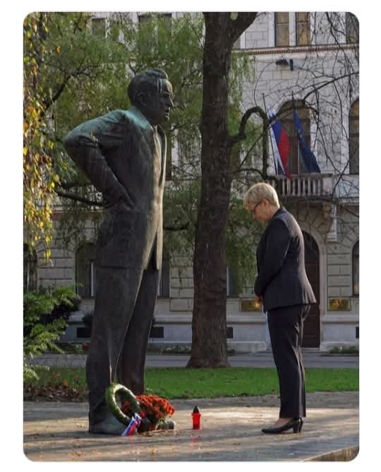 TZdenko's tweet photo. Zadnji ČAS JE, DA SE KIP ZLOČINCA KIDRIČA ODSTRANI ZA VEDNO, DA @nmusar VEČ TRPELA NE BO in s tem istočasno "OSVOBODIMO SLOVENIJO"! https://t.co/x0WJaAmVWN