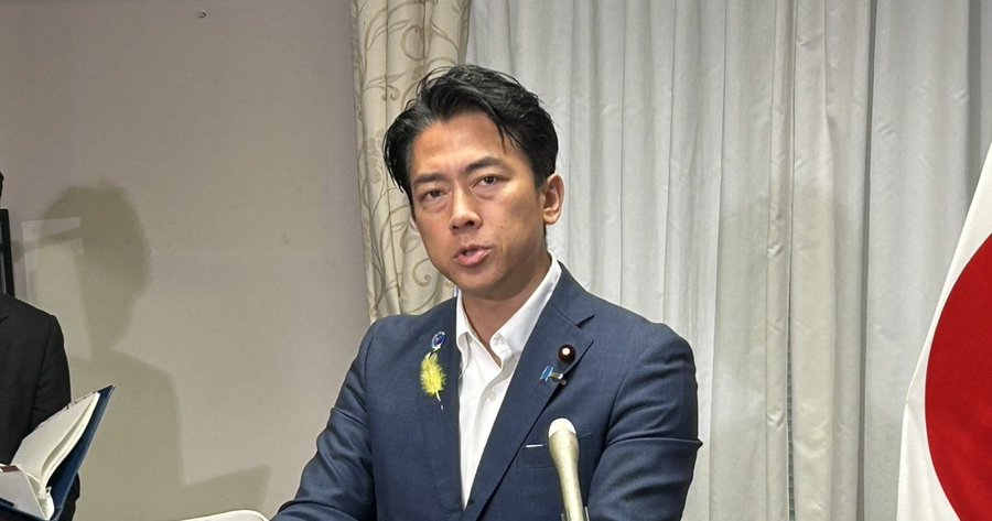 yosikisi's tweet photo. 「兄ちゃん、兄ちゃん」
「なに？」
「自衛隊入らへんか」
昔から手口は同じ。 https://t.co/zcx2fPMvlH